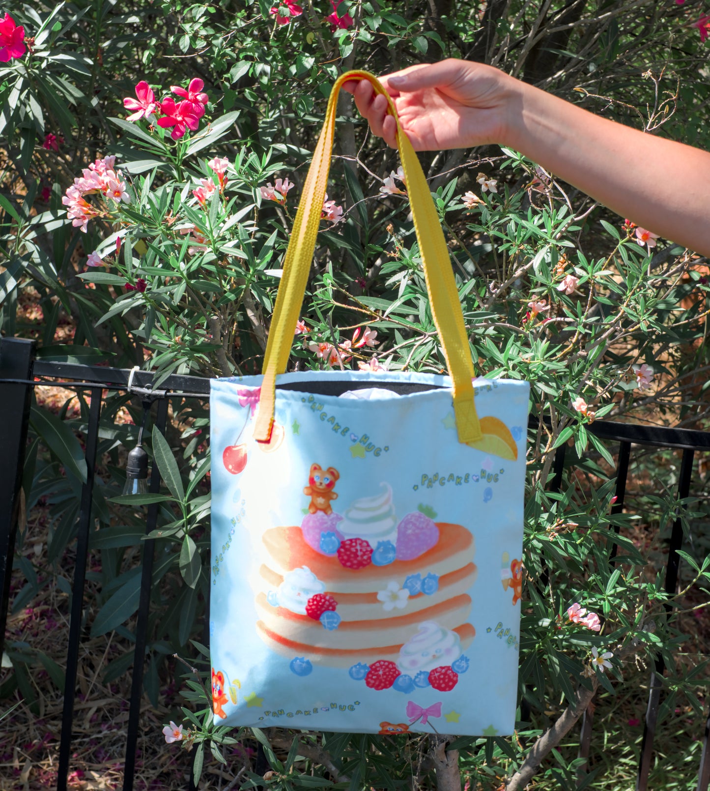 Bearry Delight tote bag